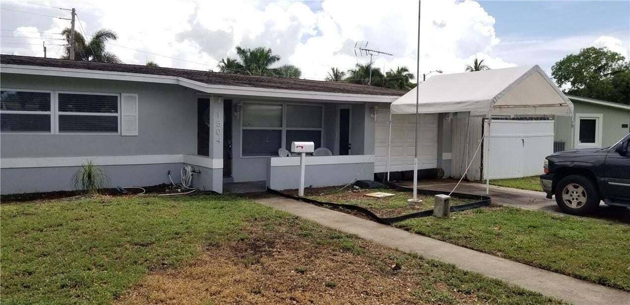 1504 NE 2nd Street, Pompano Beach, FL 33060 1