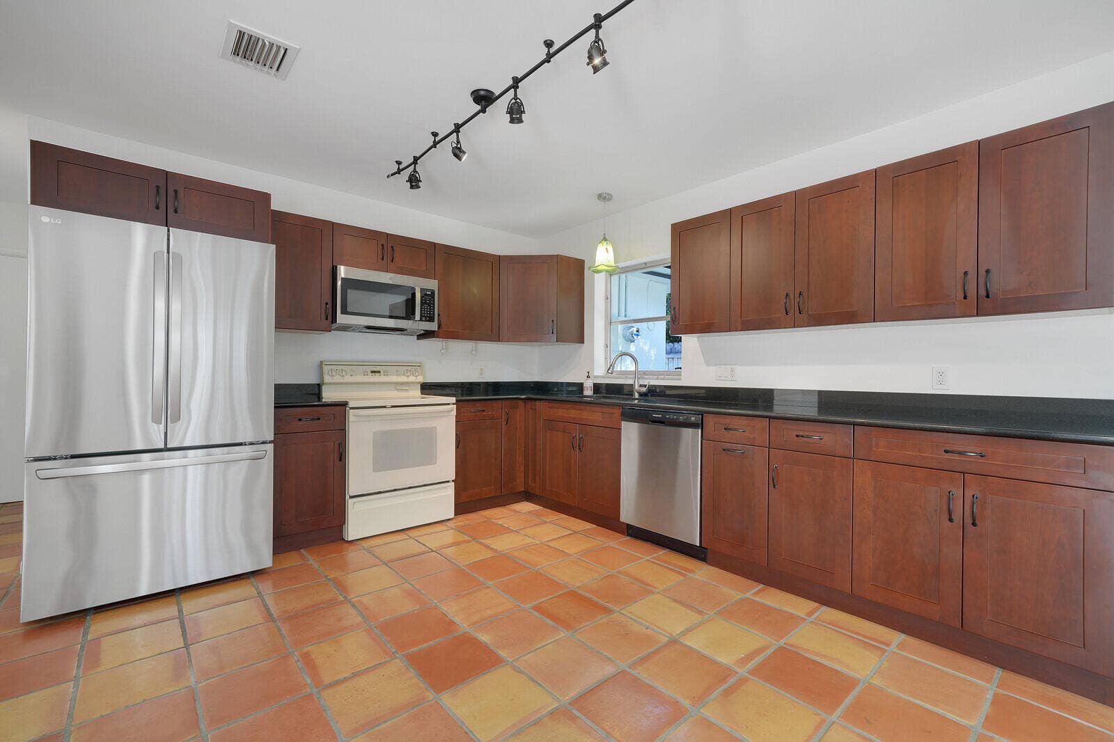 Spacious Kitchen