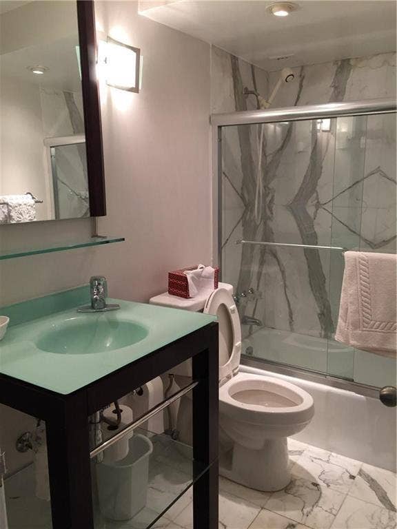 Main bathroom