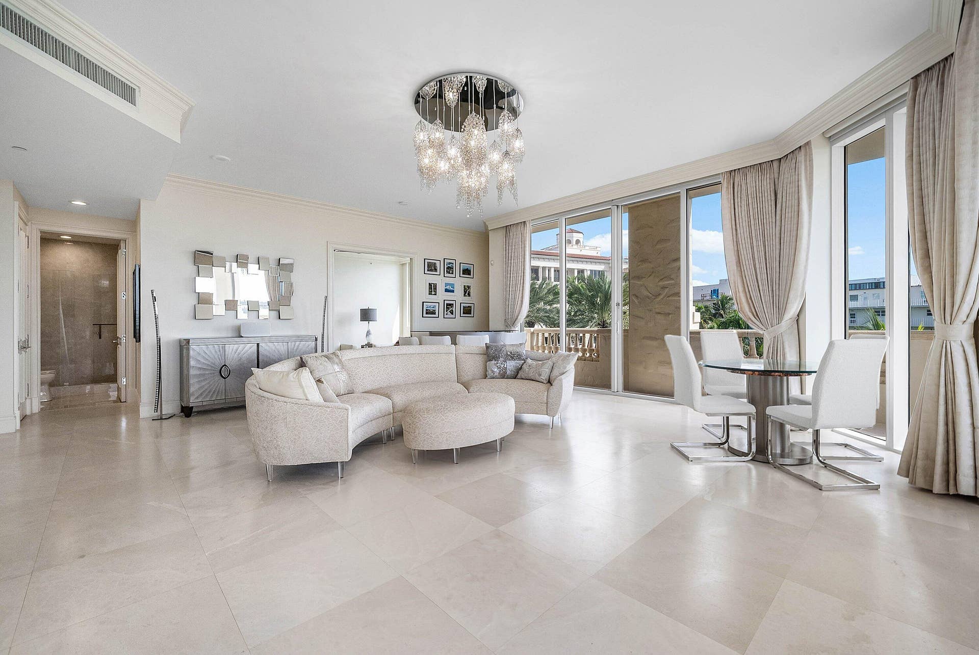 Palm Beach, Palm Beach, FL 33480 Dining & Living
