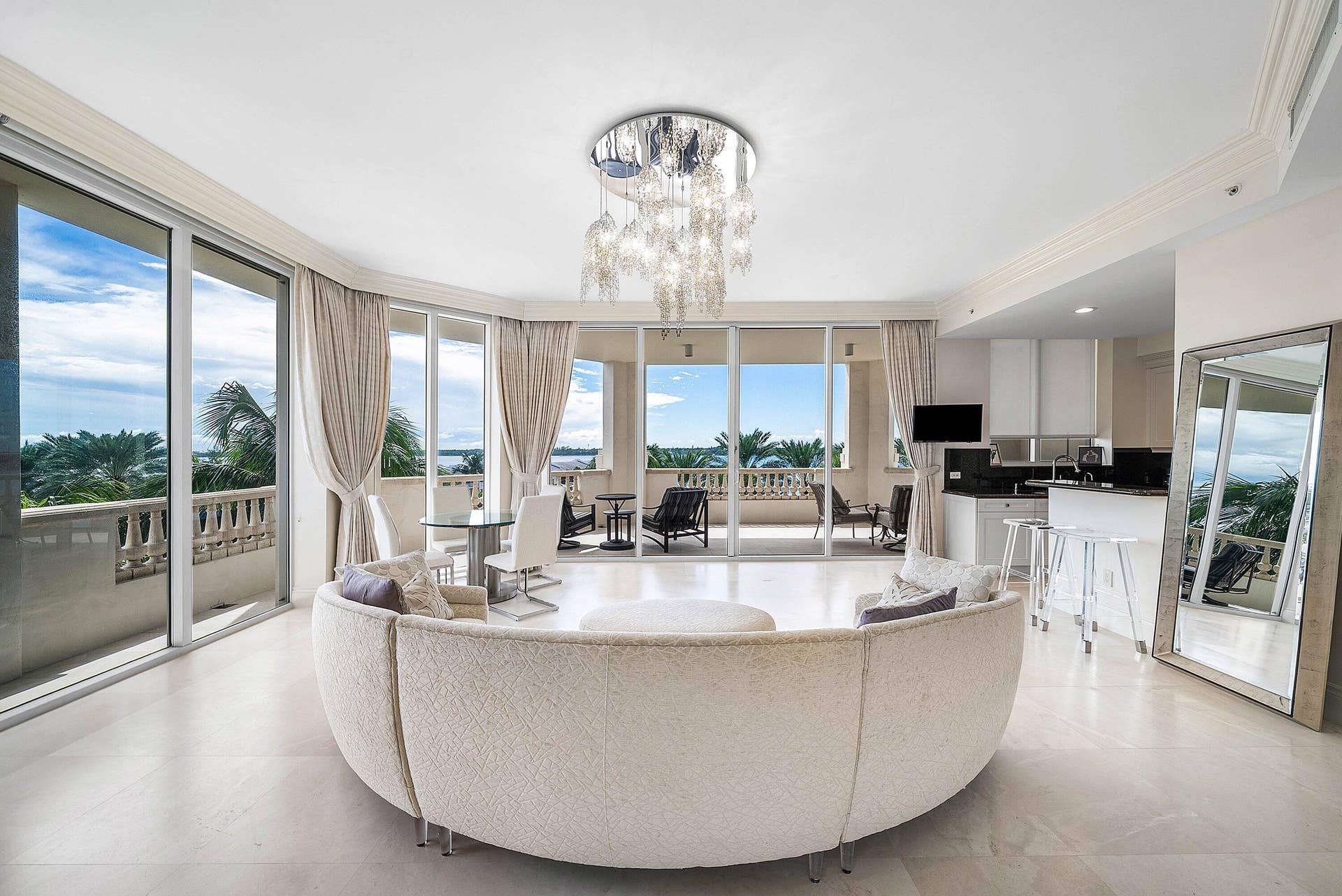 3000 S OCEAN Boulevard, #402, Palm Beach, FL 33480 Living Area