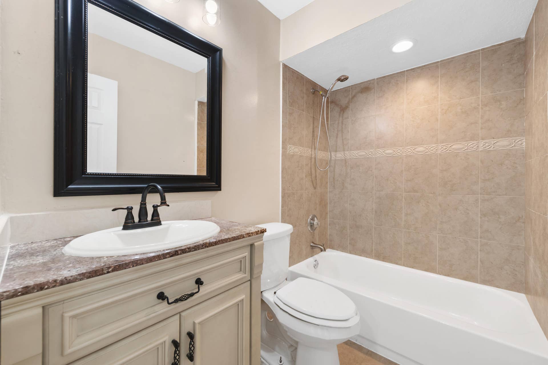 32 Wimbledon Lakes Drive, #221, Plantation, FL 33324 DSC_4416