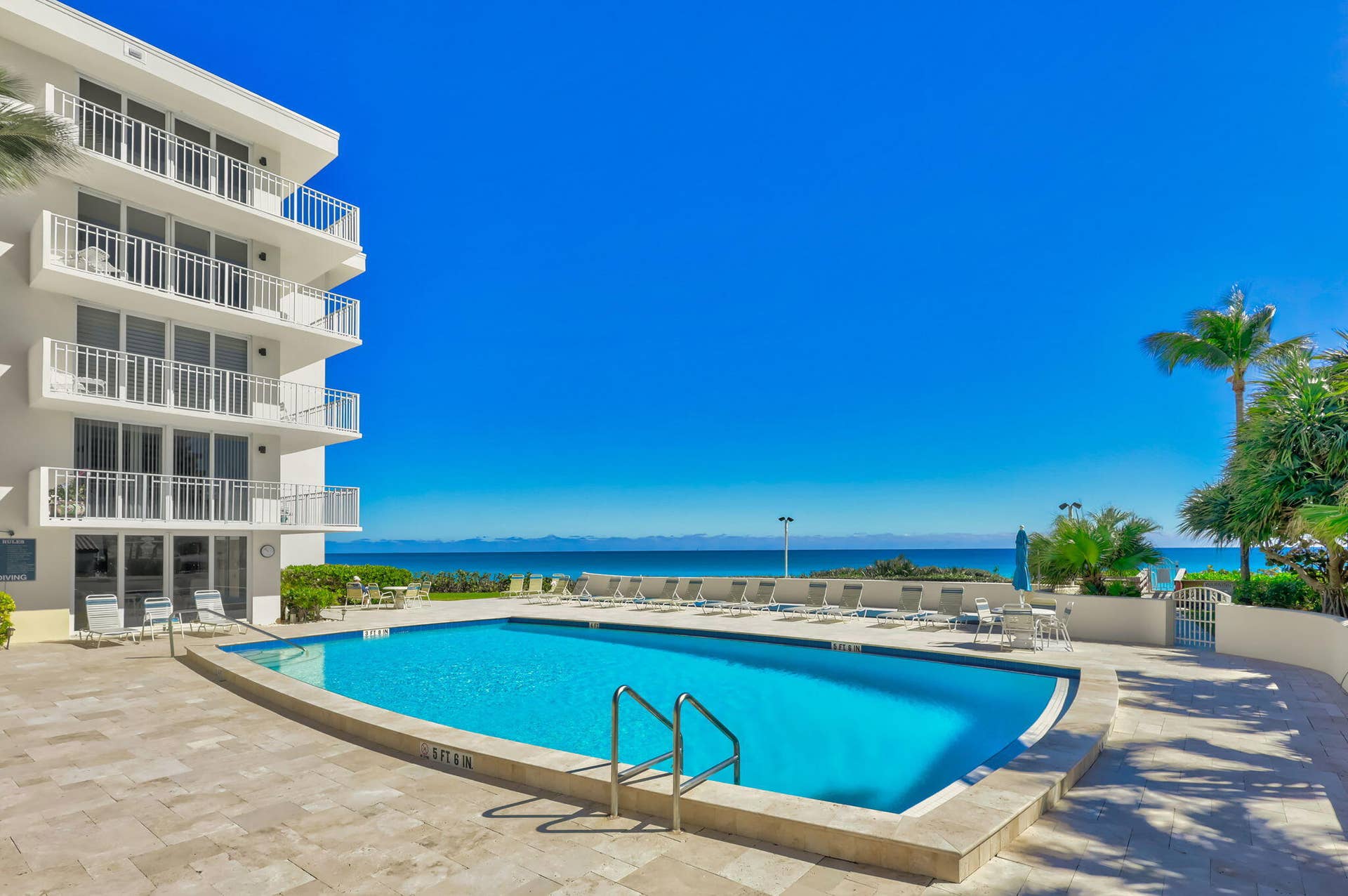 630 OCEAN Drive, #209, Juno Beach, FL 33408 Community Pool