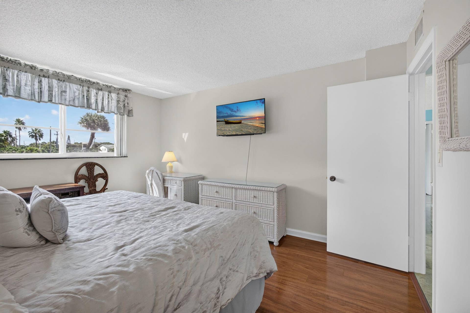 630 OCEAN Drive, #209, Juno Beach, FL 33408 Guest Bedroom