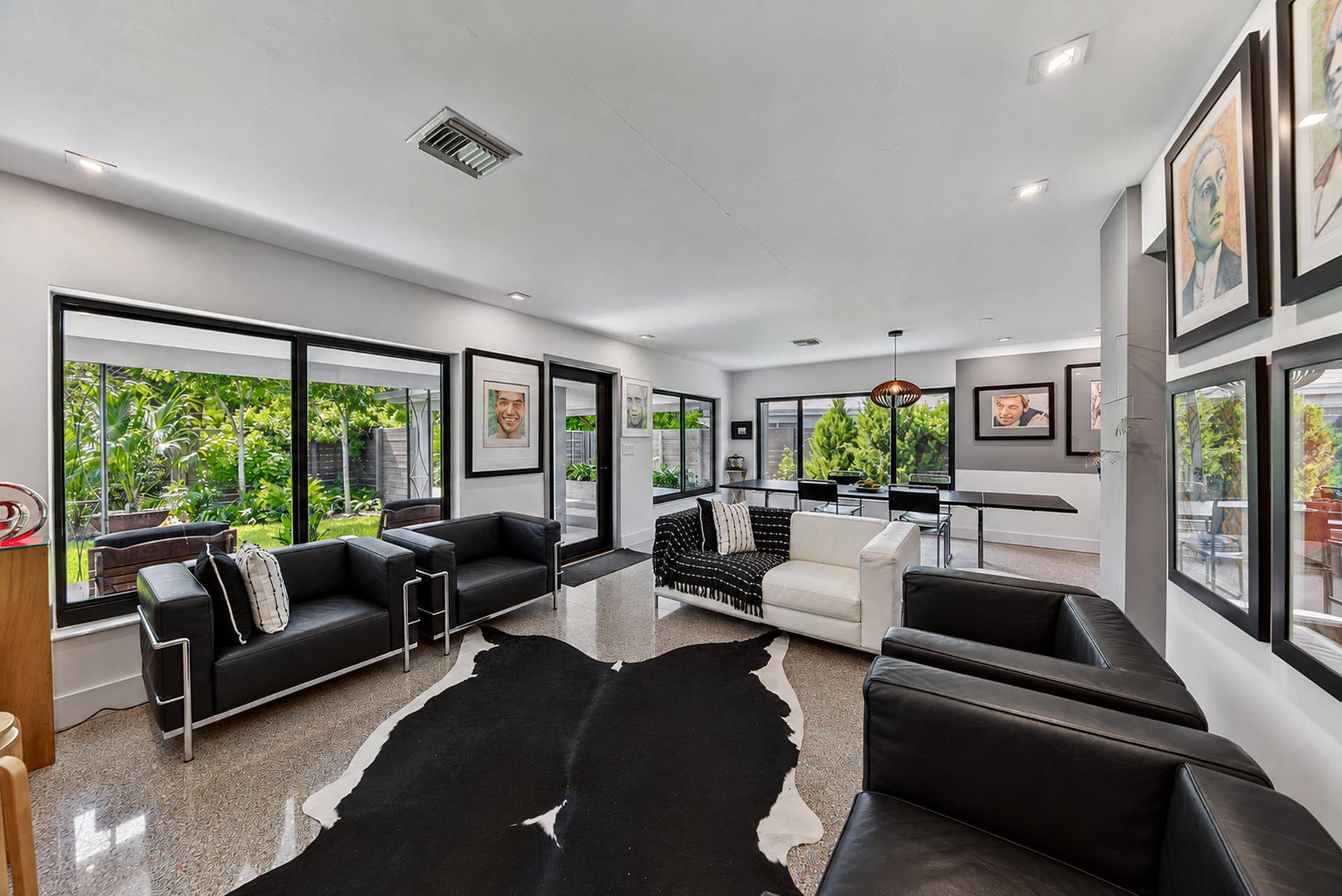 4850 NE 5TH Avenue, Oakland Park, FL 33334 Spacious living area, with expasive windows and extensive wall space for your art.
PublicPublic