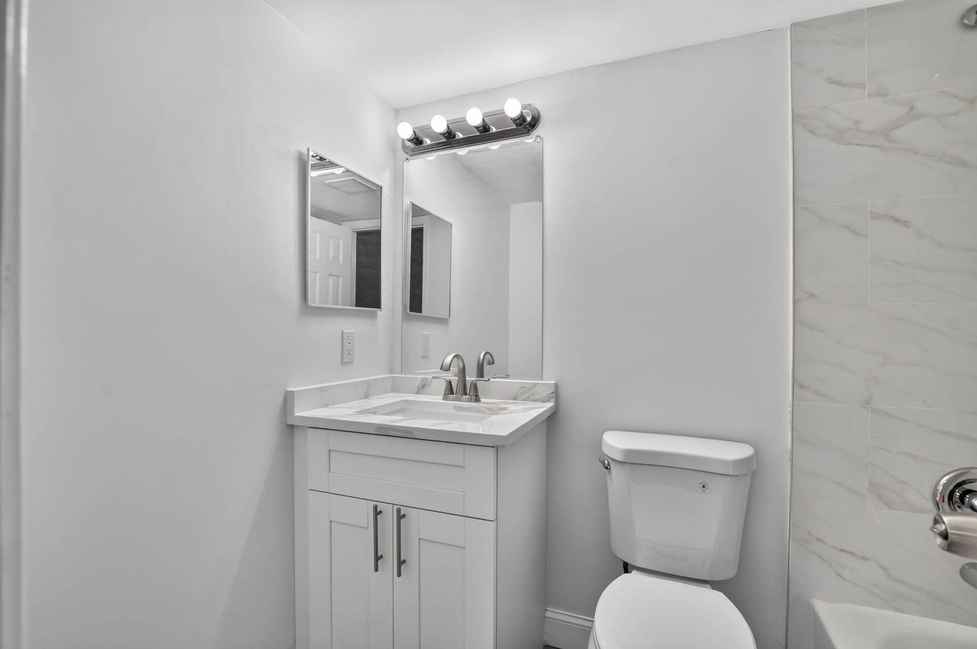 1038 Berkshire B, Deerfield Beach, FL 33442 Primary Bathroom