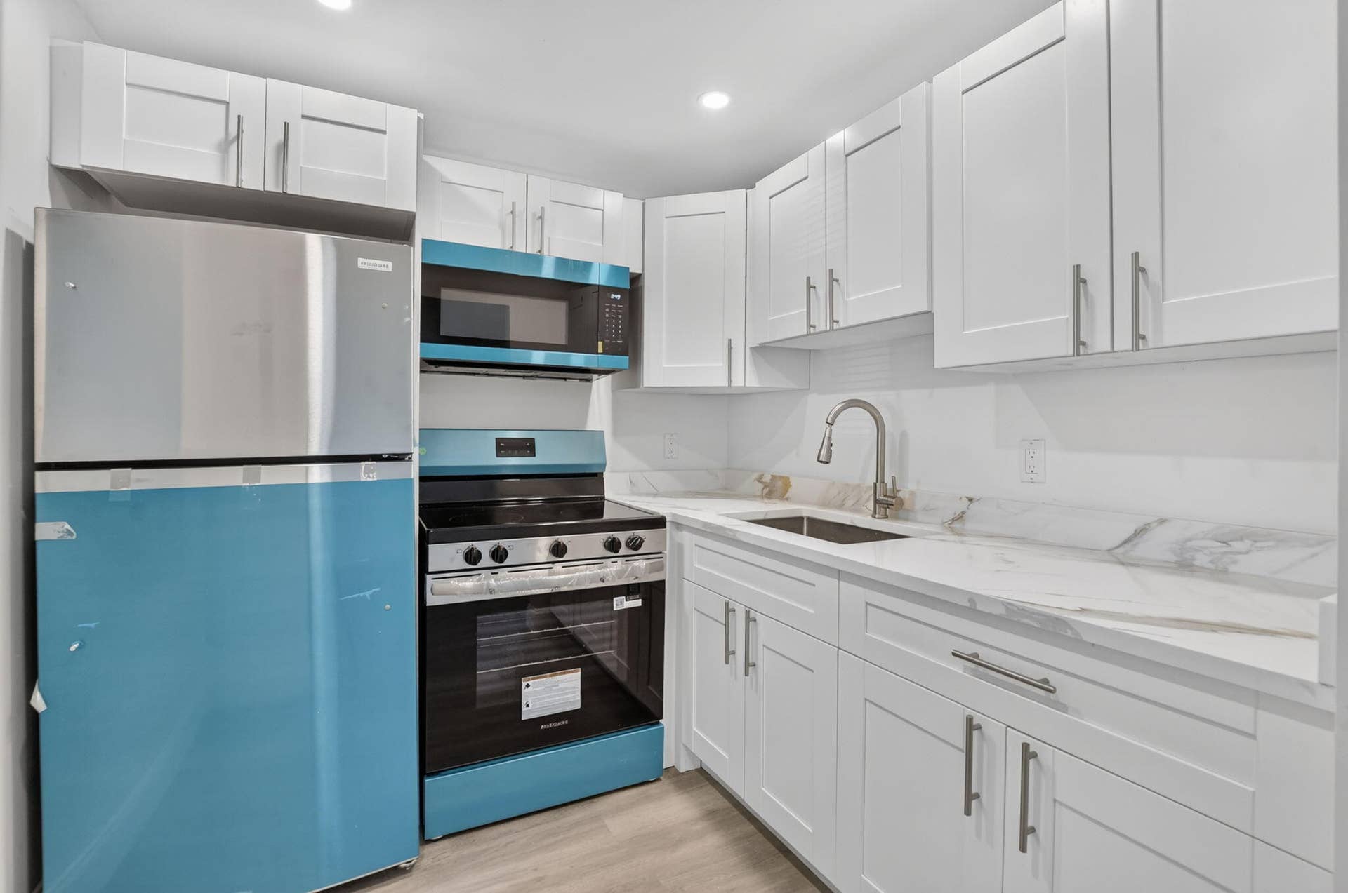 1038 Berkshire B, Deerfield Beach, FL 33442 Kitchen
