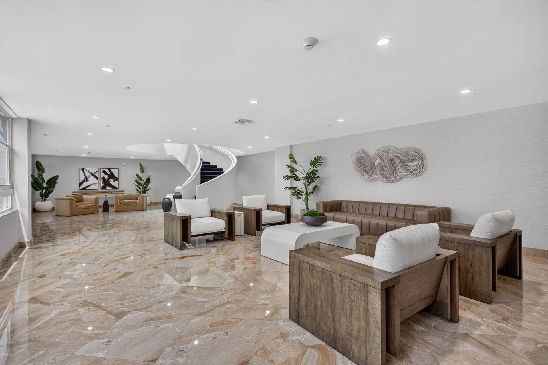 1370 S OCEAN Boulevard, #1705, Pompano Beach, Pompano Beach, FL 33062 Elegant Lobby