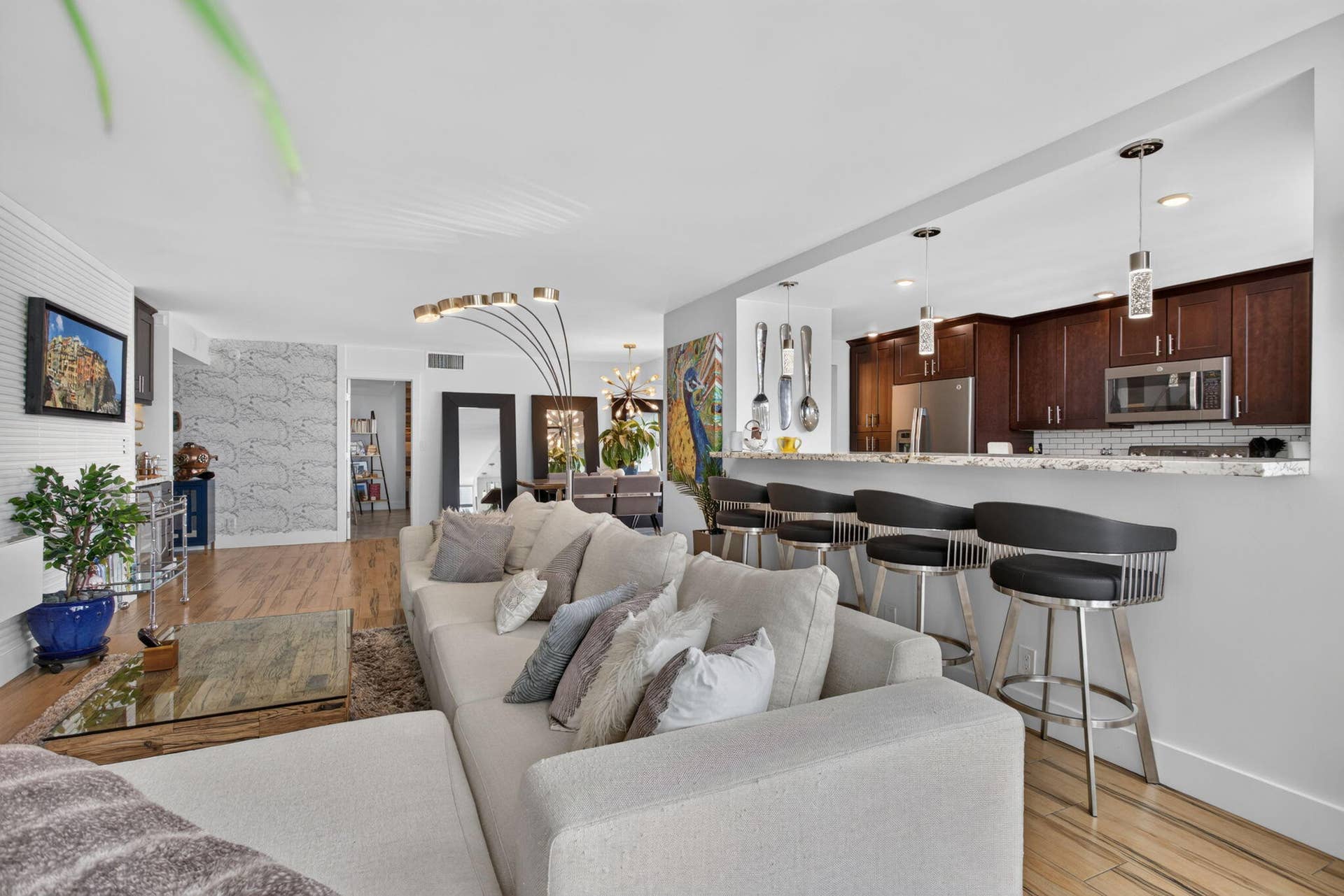 1370 S OCEAN Boulevard, #1705, Pompano Beach, Pompano Beach, FL 33062 bar seating in kitchen