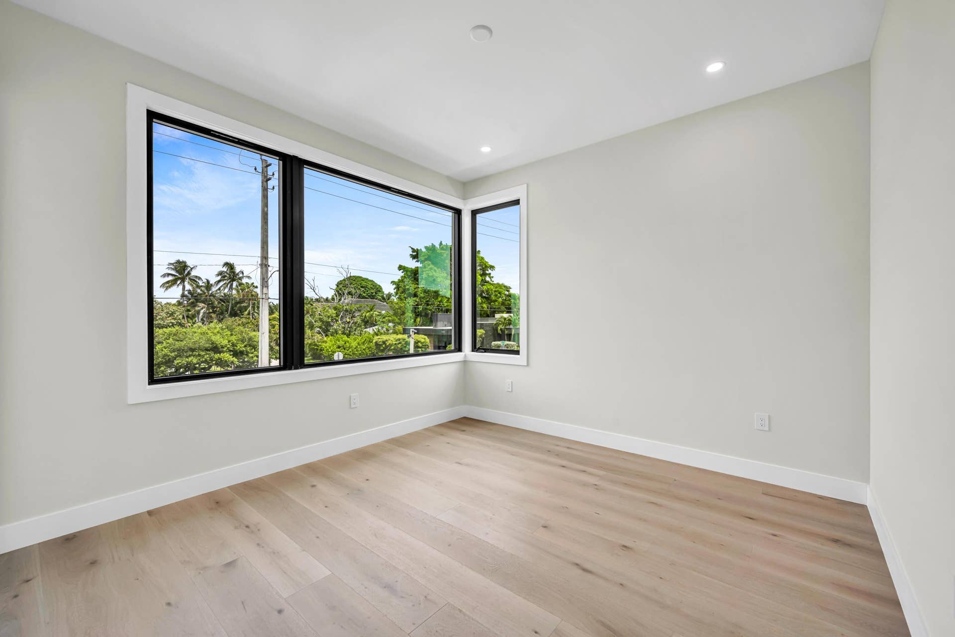 445 NE 11TH AVE-50