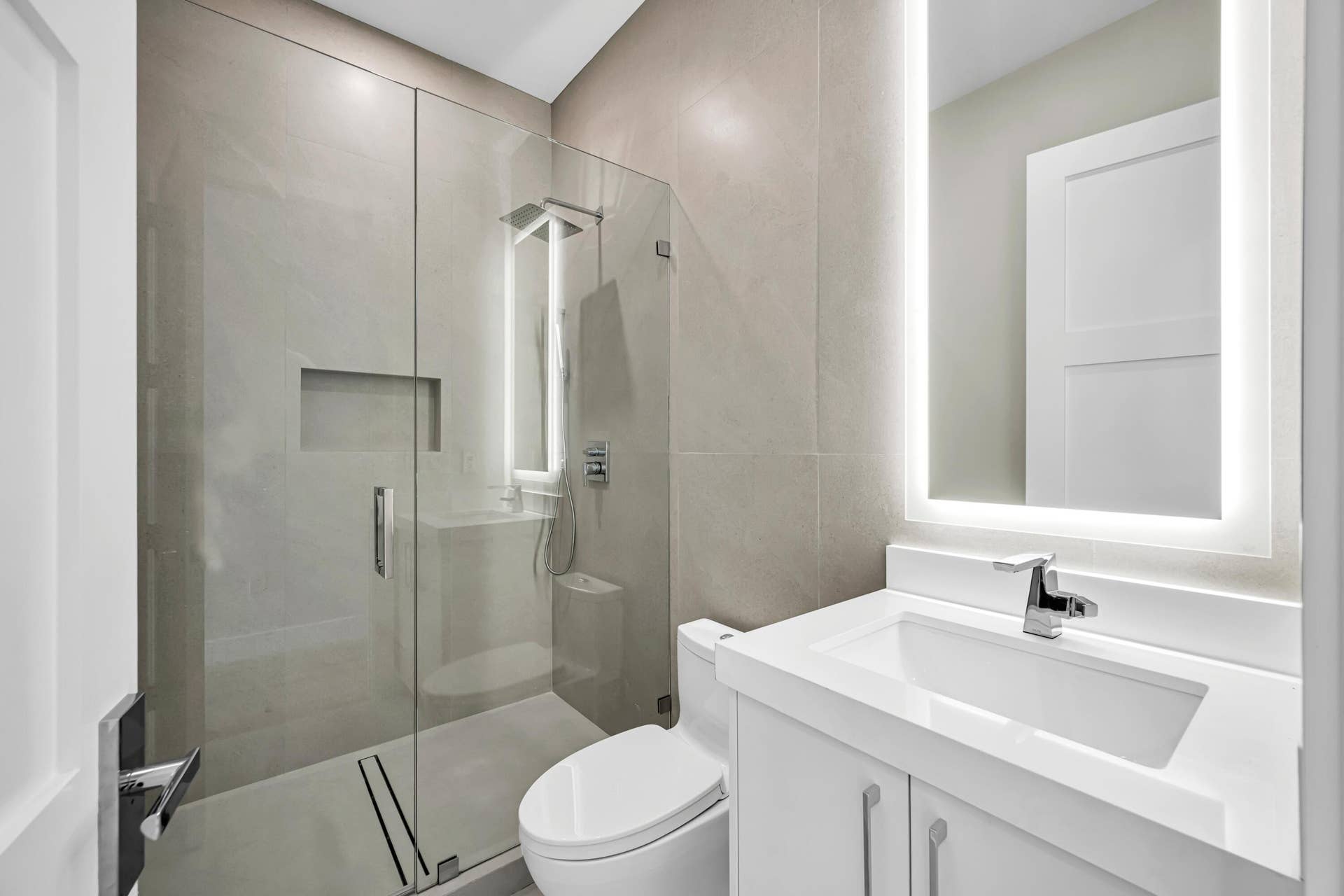 445 NE 11TH AVE-56