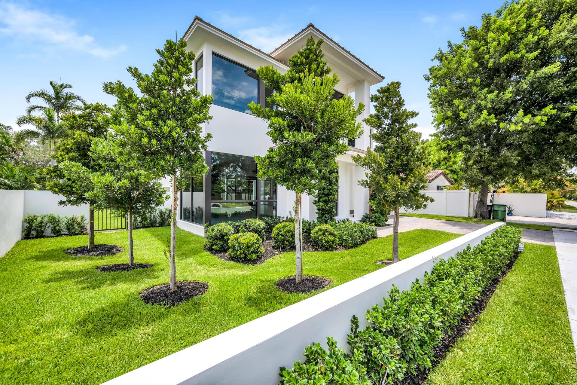 445 NE 11TH AVE-2