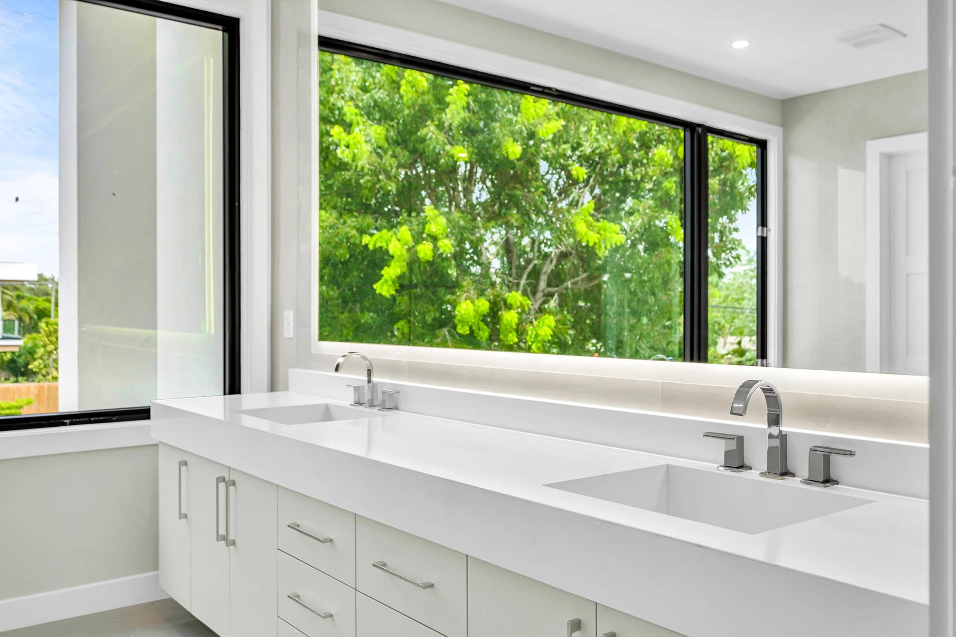 445 NE 11TH AVE-44