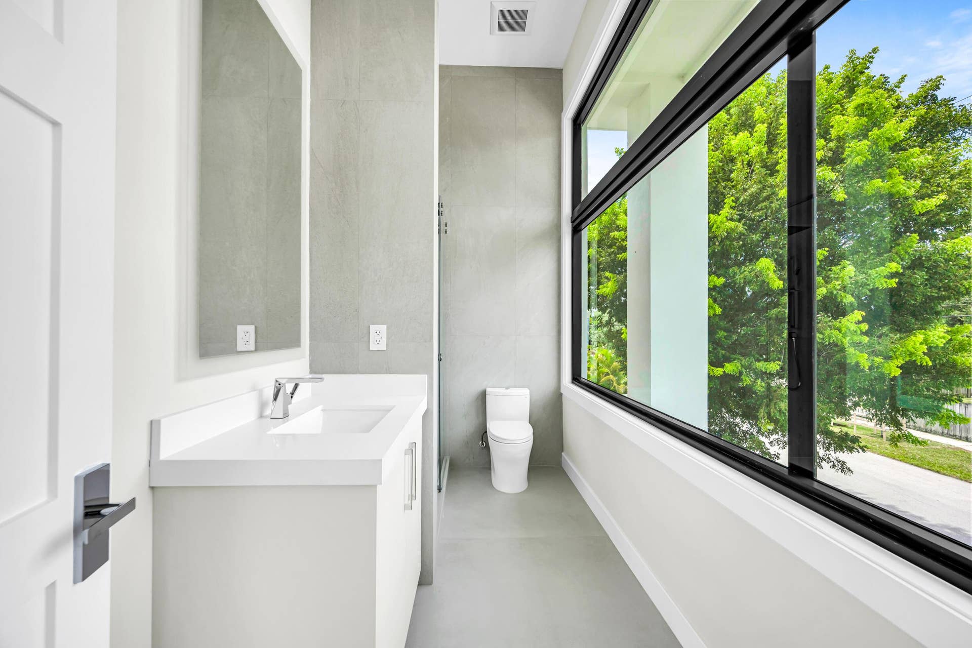 445 NE 11TH AVE-52