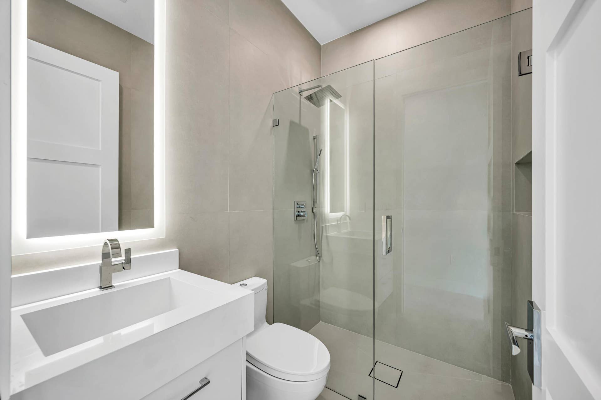 445 NE 11TH AVE-34