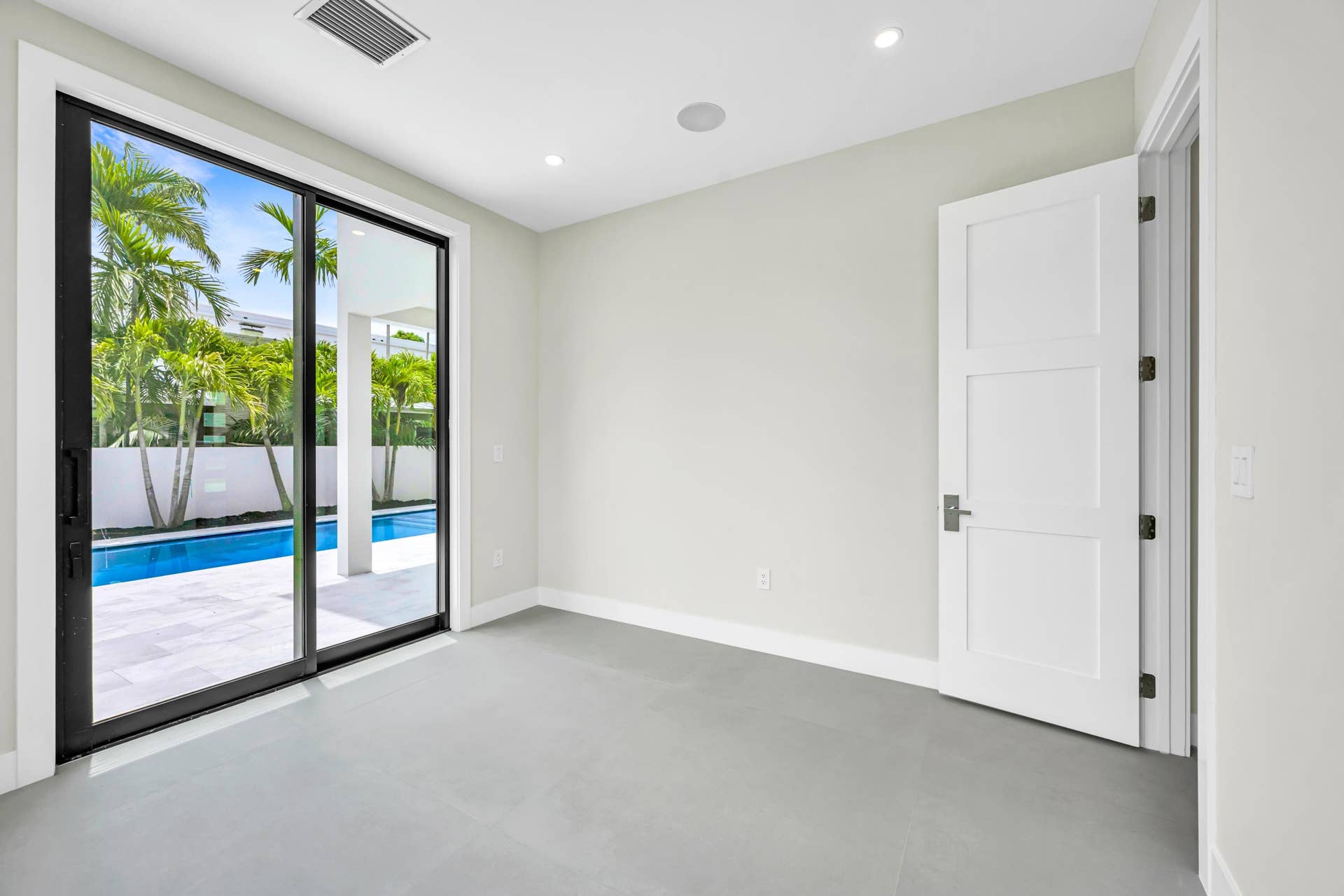445 NE 11TH AVE-33