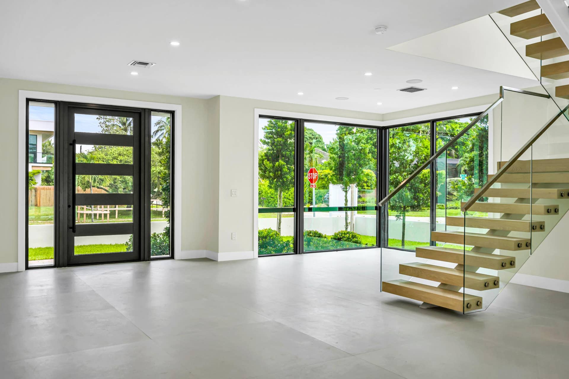 445 NE 11TH AVE-5