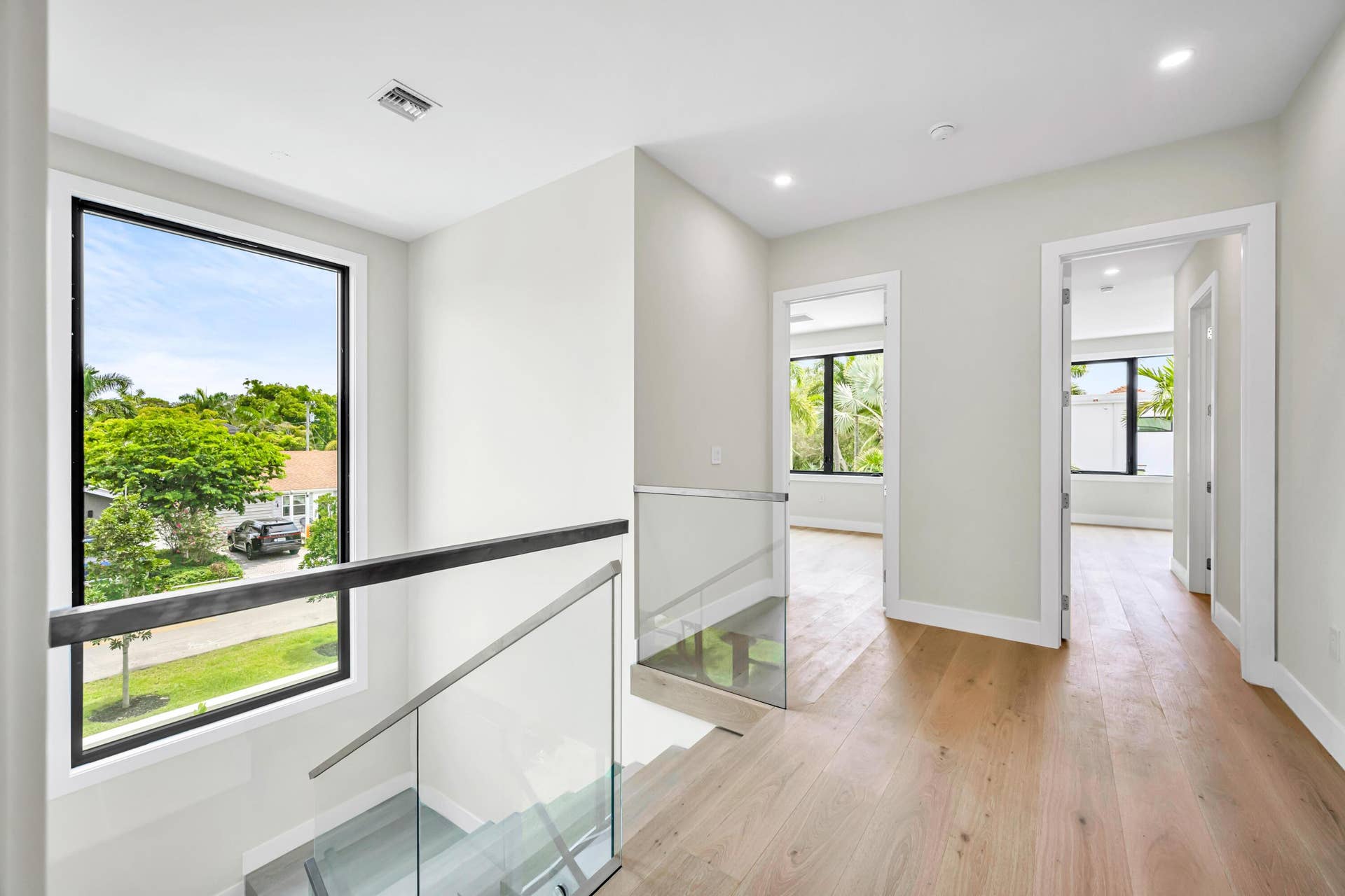 445 NE 11TH AVE-38