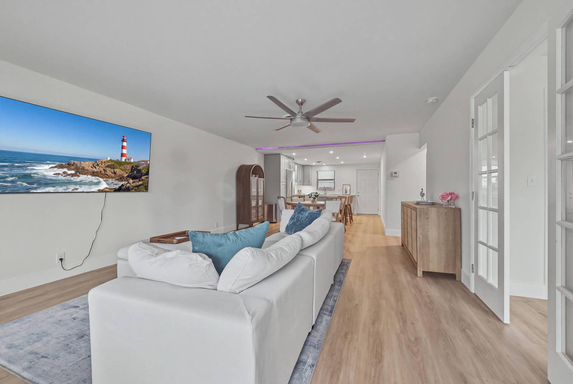 2330 NE 36th Street, #11, Lighthouse Point, FL 33064 Living Area