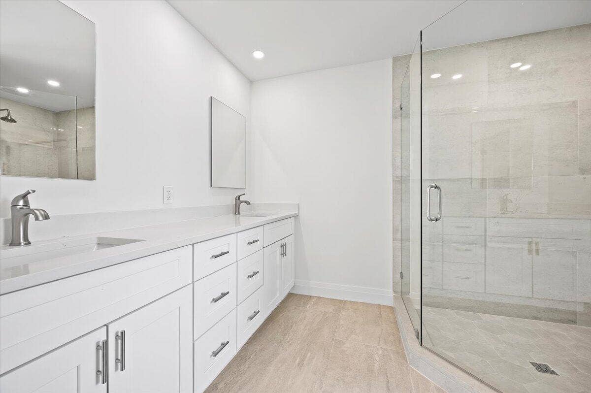 11569 Landing Place, North Palm Beach, FL 33408 Primary Bathroom