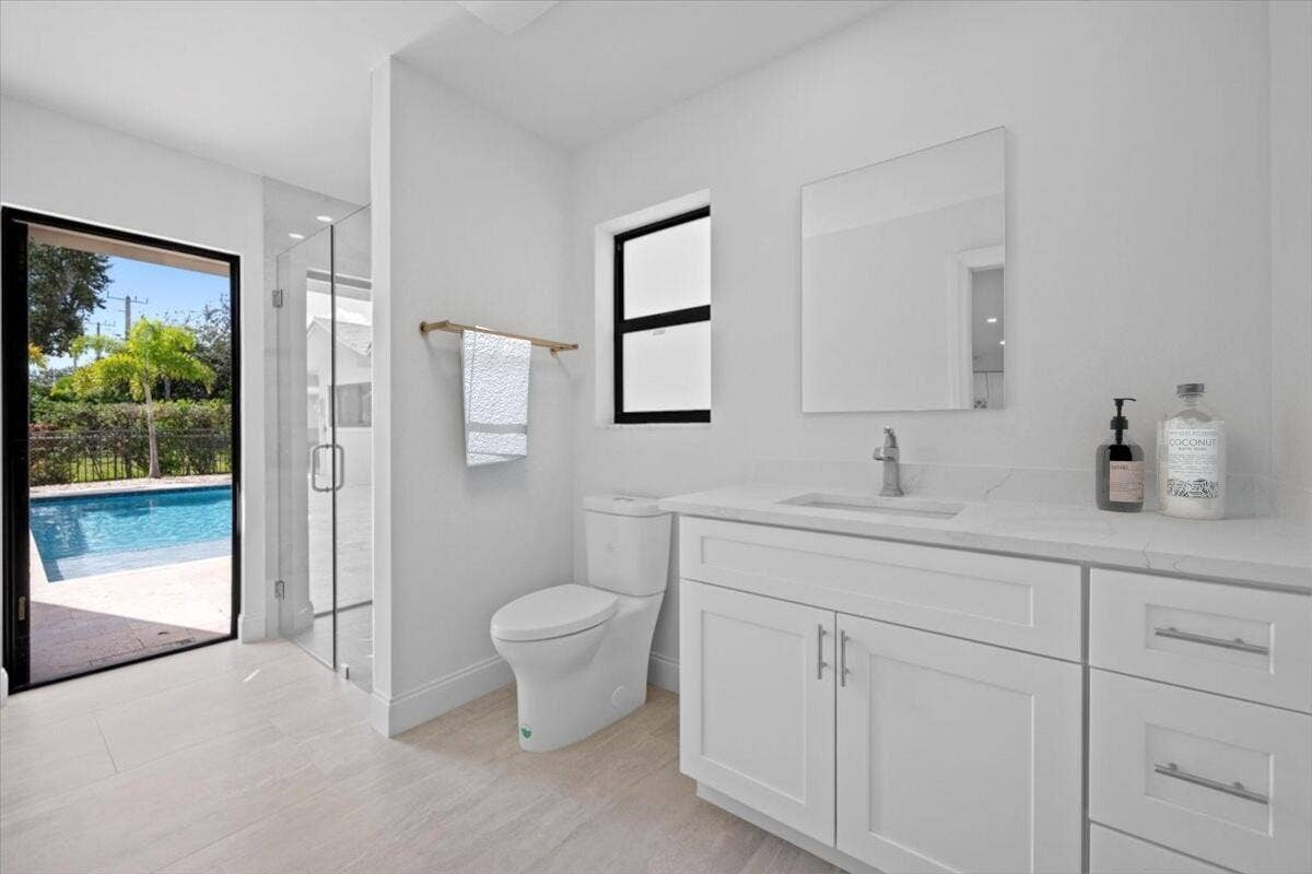 11569 Landing Place, North Palm Beach, FL 33408 Cabana Bath