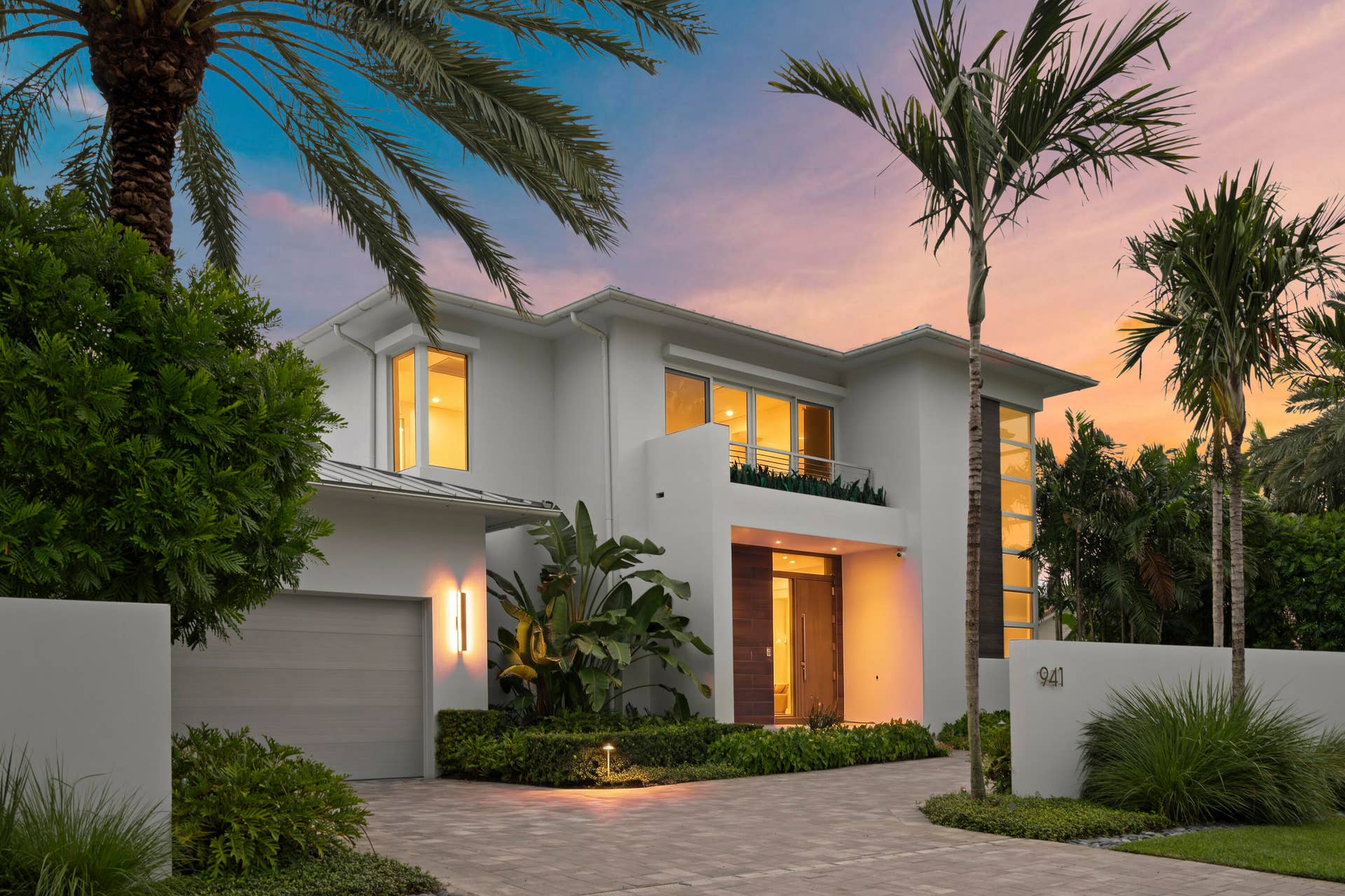 941 Seagate Dr front exterior