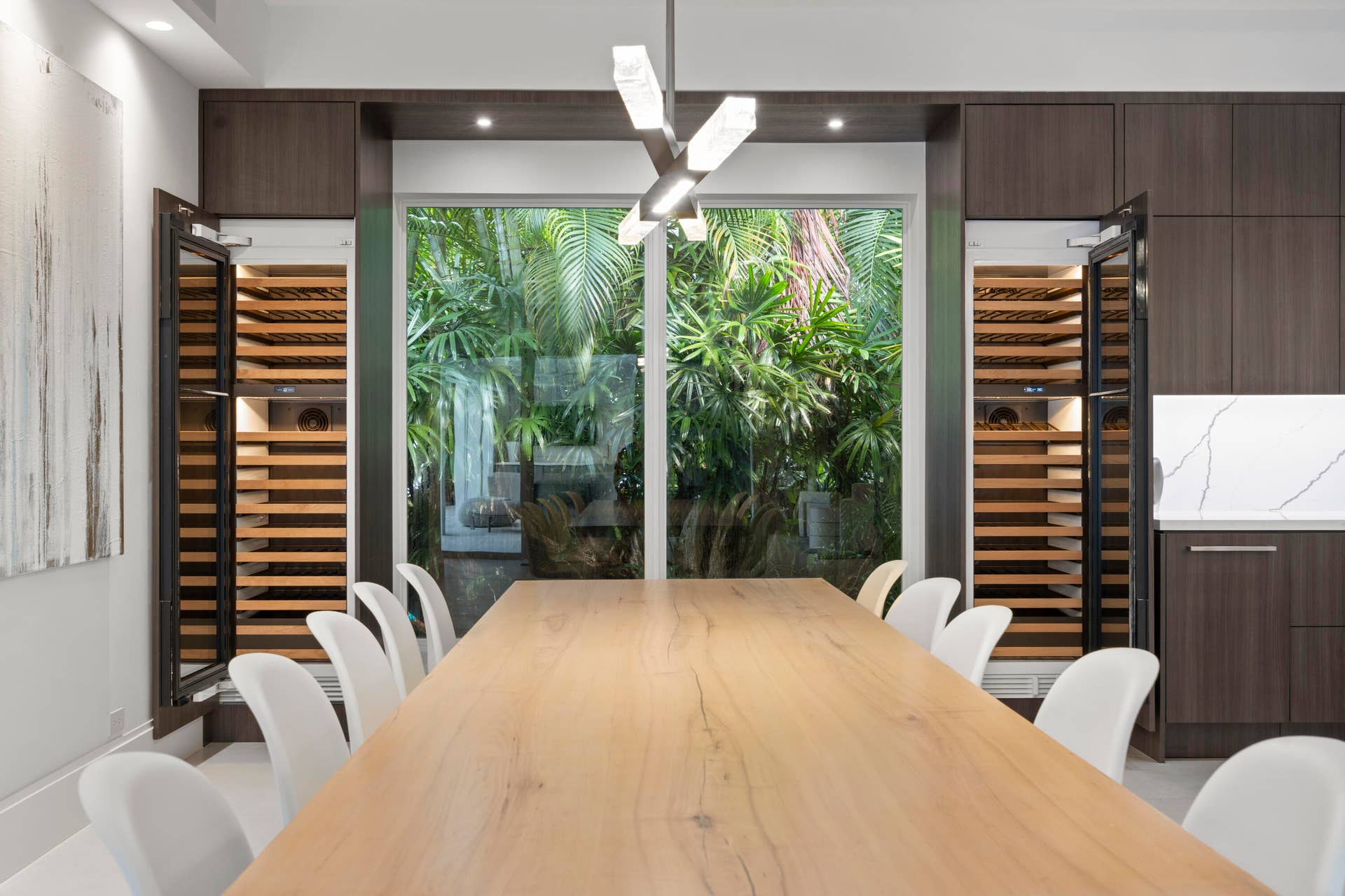 944 dining