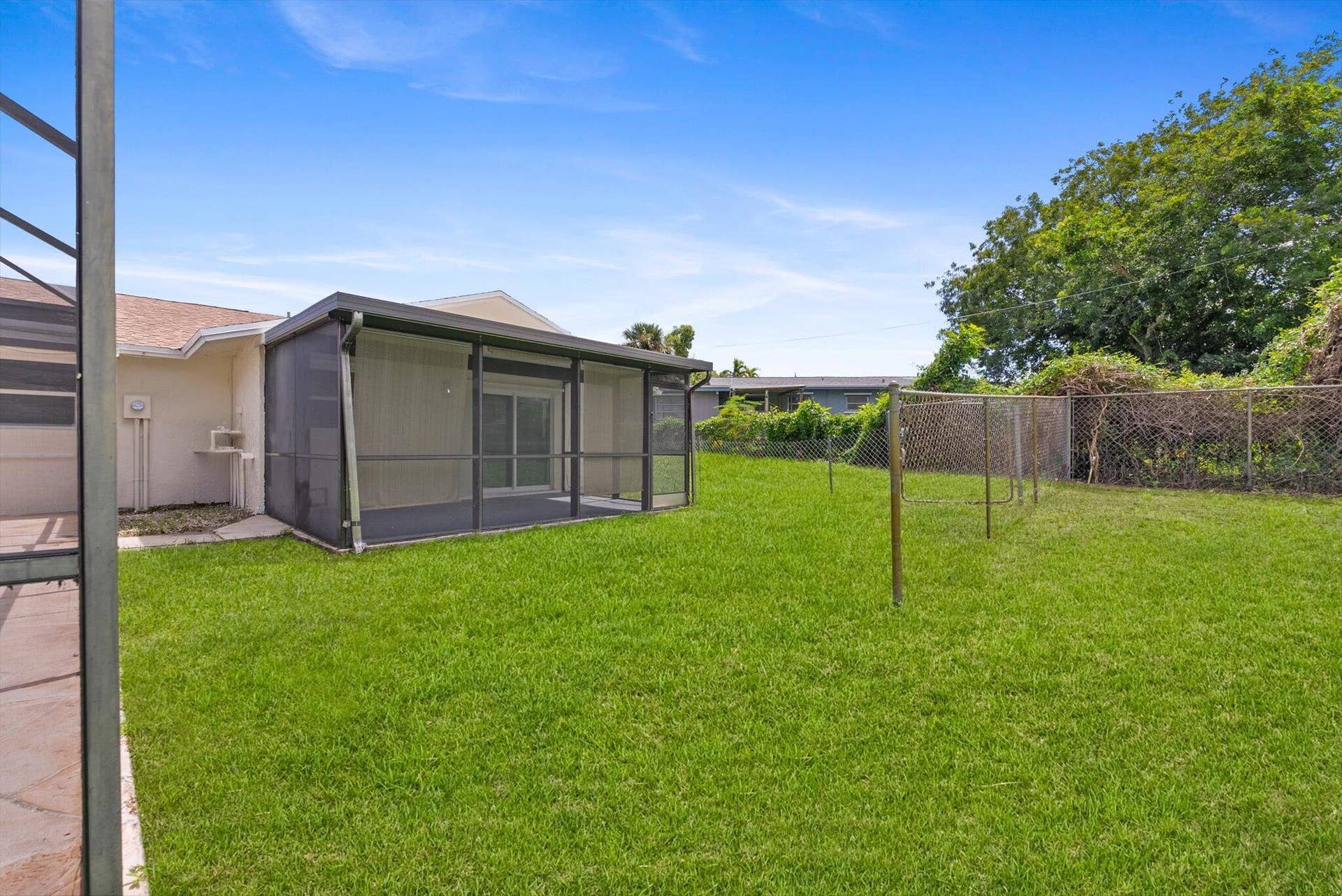 6873 S PLYMOUTH Drive S, Lake Worth, FL 33462 41-41
