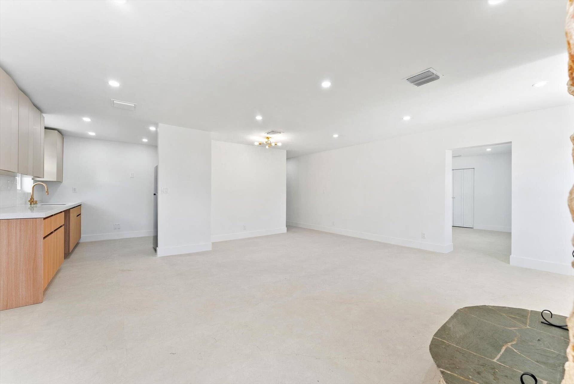 6873 S PLYMOUTH Drive S, Lake Worth, FL 33462 22-22