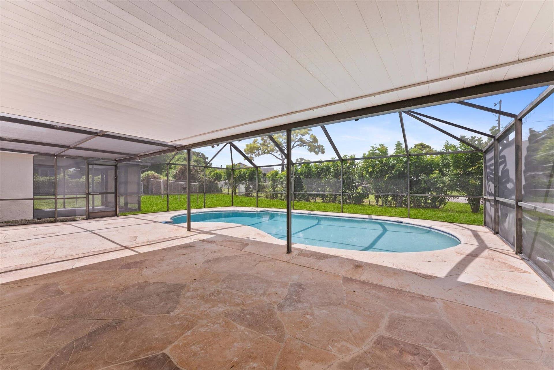 6873 S PLYMOUTH Drive S, Lake Worth, FL 33462 33-33