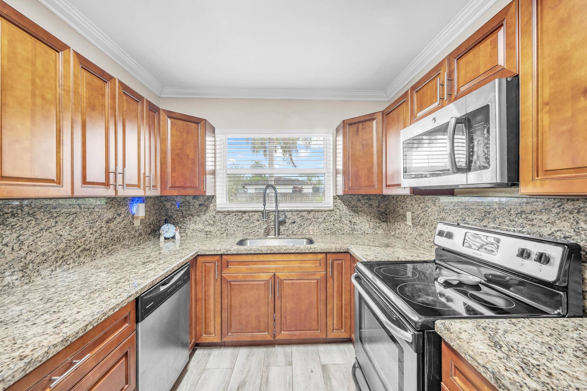 301 SE 3RD Terrace, Dania Beach, FL 33004 Stainless Steel appliances in the Kitchen