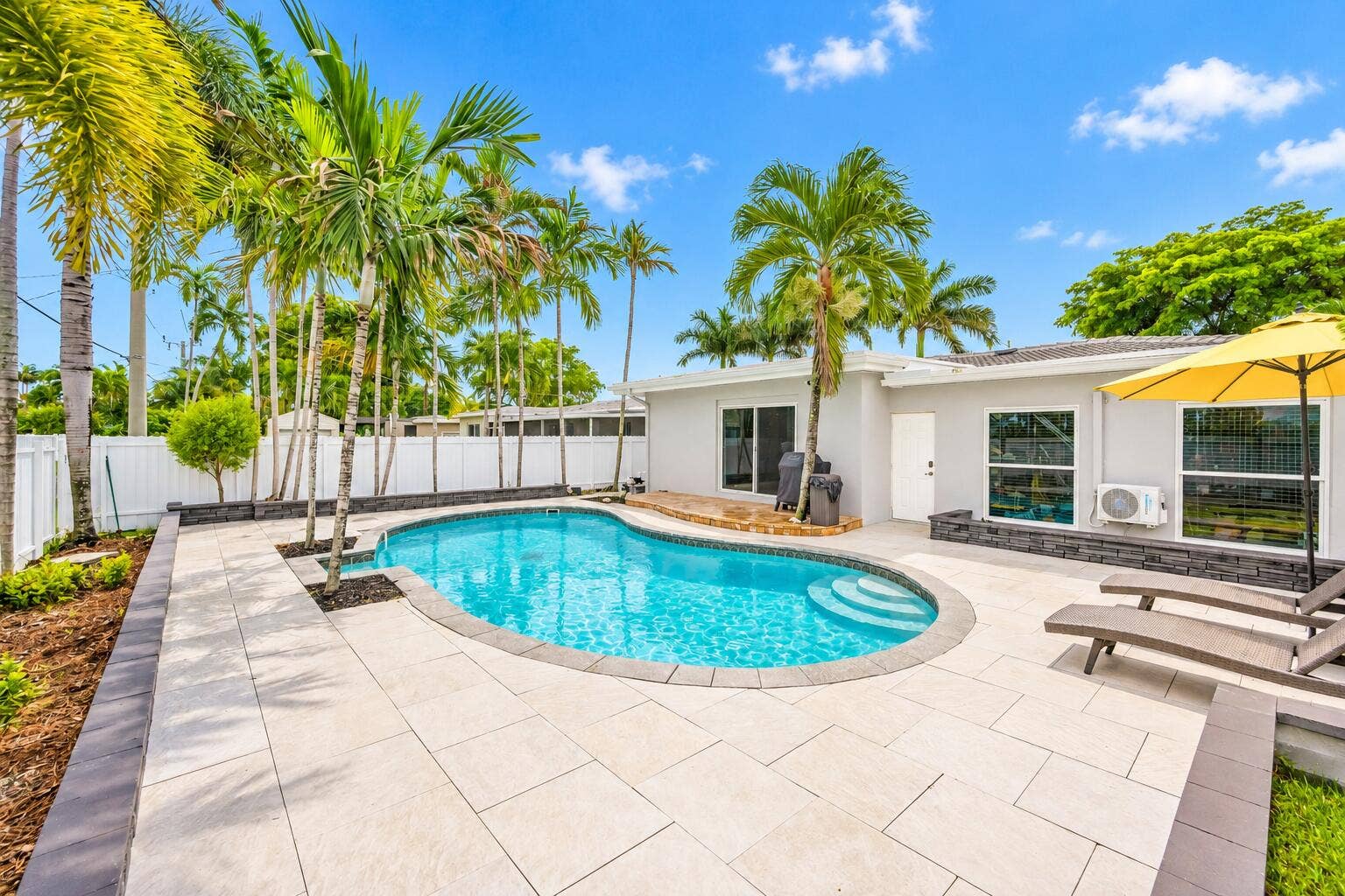 301 SE 3RD Terrace, Dania, Dania Beach, FL 33004 2