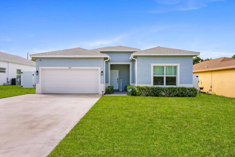Property photo for 902 NW 9th Avenue, Boynton Beach, FL