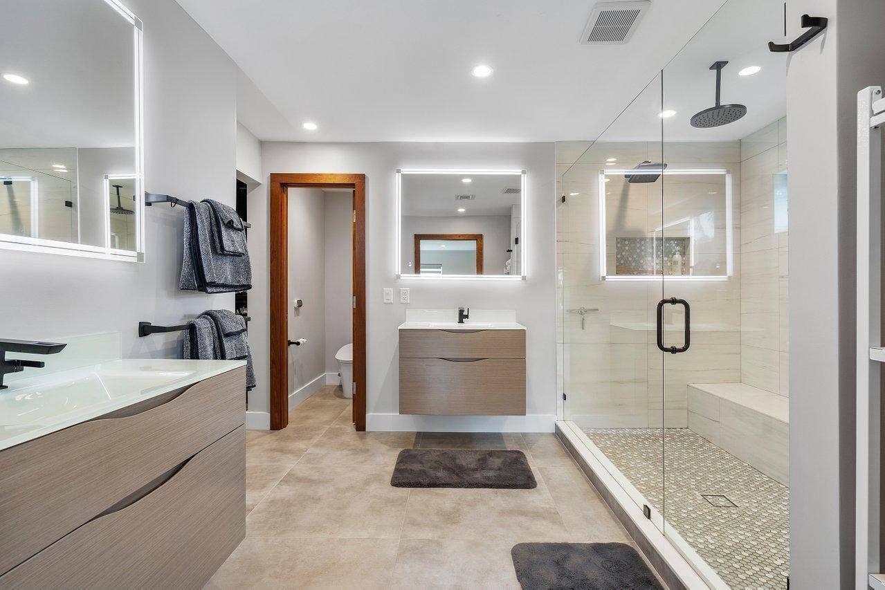 4582 Sanderling Circle W, Boynton Beach, FL 33436 Master bath
