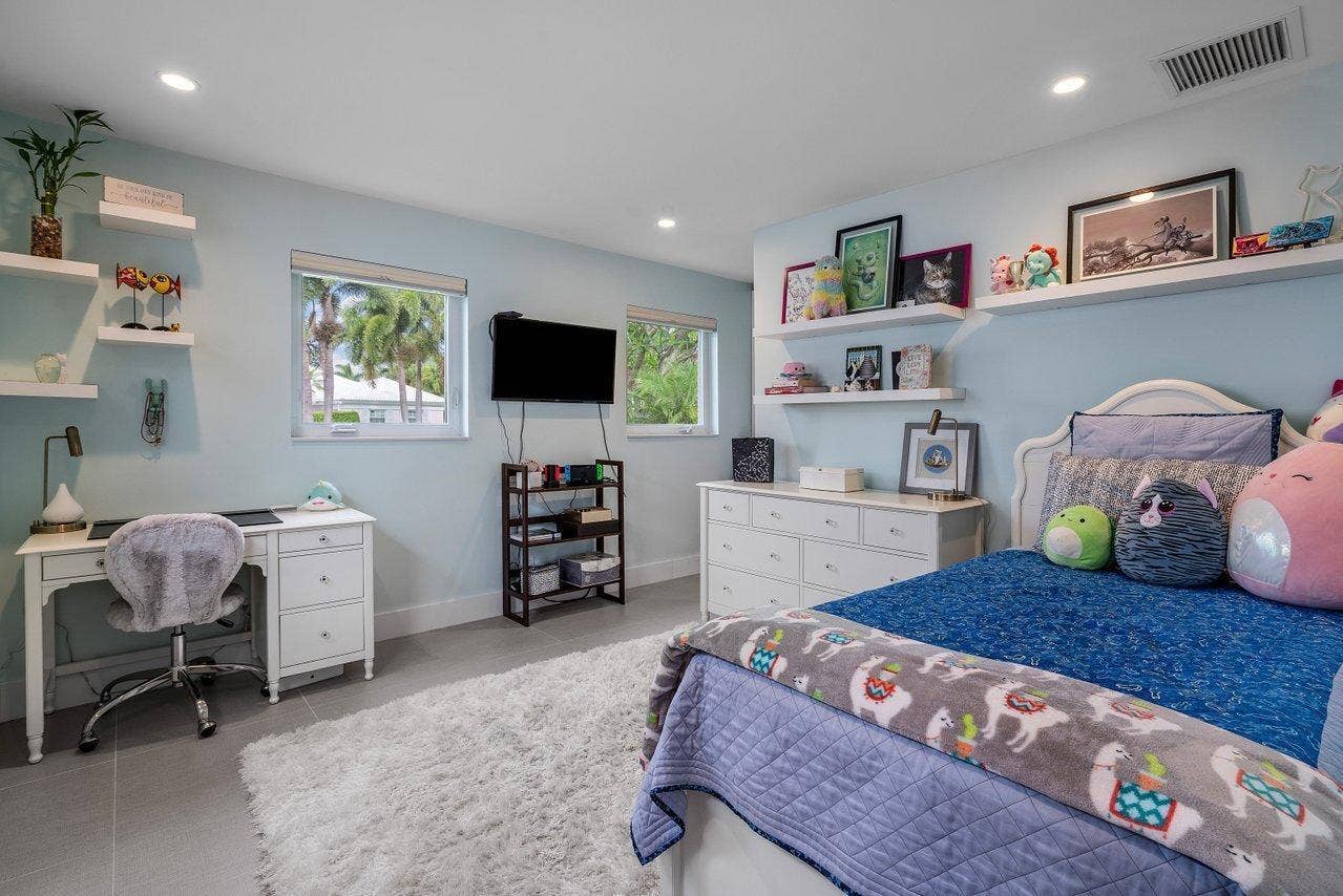4582 Sanderling Circle W, Boynton Beach, FL 33436 Guest bedroom
