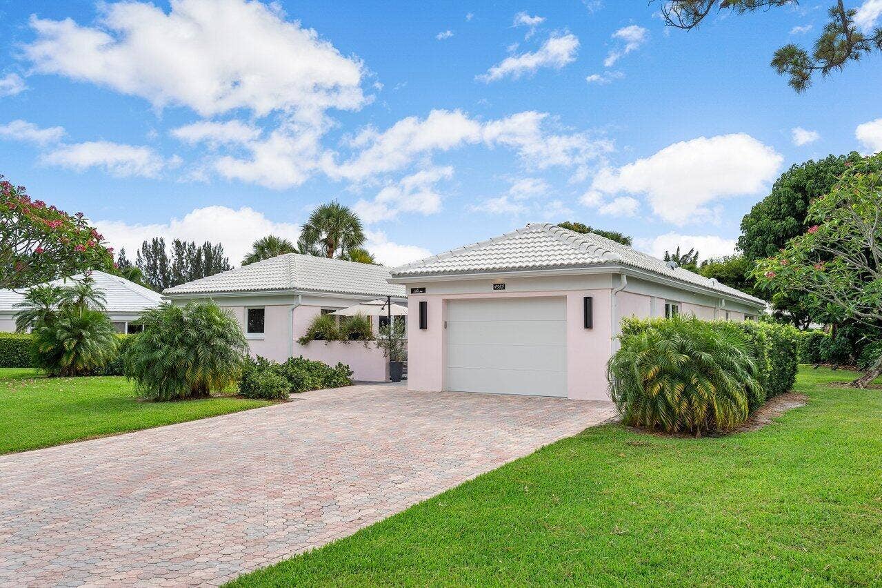 4582 Sanderling Circle W, Boynton Beach, FL 33436 Front of Home