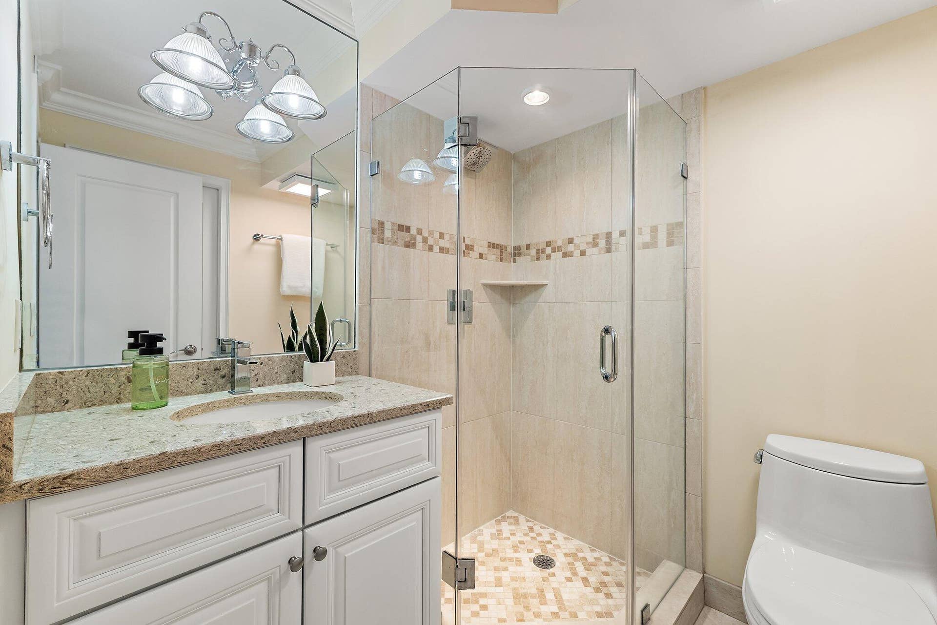 911 Ocean Drive, #506, Juno Beach, FL 33408 067-911OceanDr-506-JunoBeach-SMALL