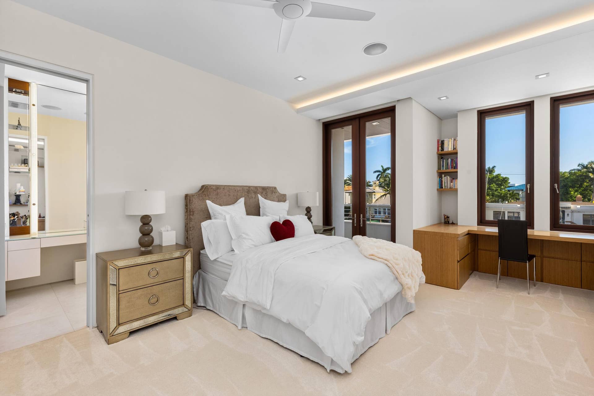 10 Pelican Drive, Fort Lauderdale, FL 33301 Guest Bed 1