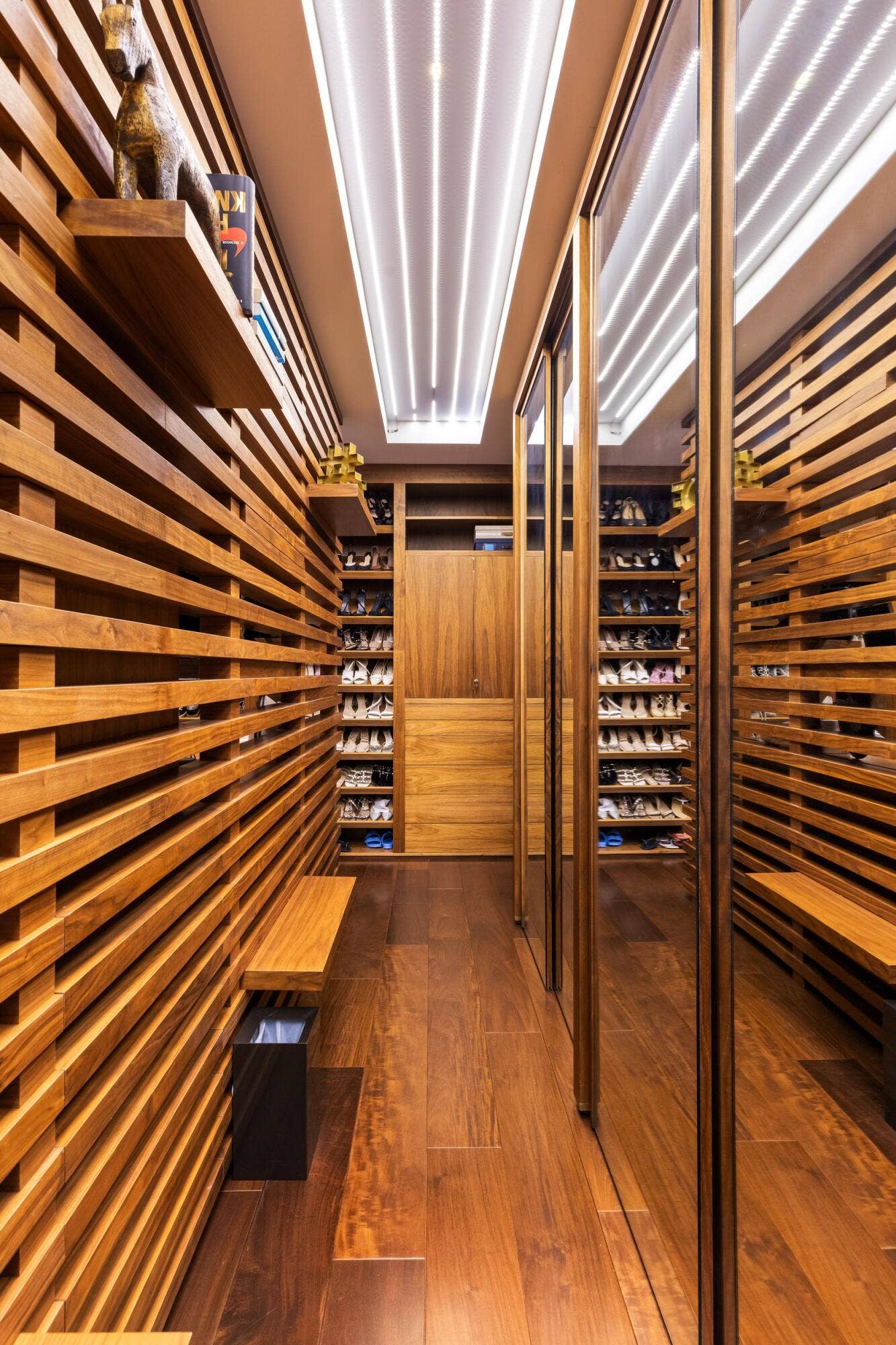 10 Pelican Drive, Fort Lauderdale, FL 33301 Master Closet