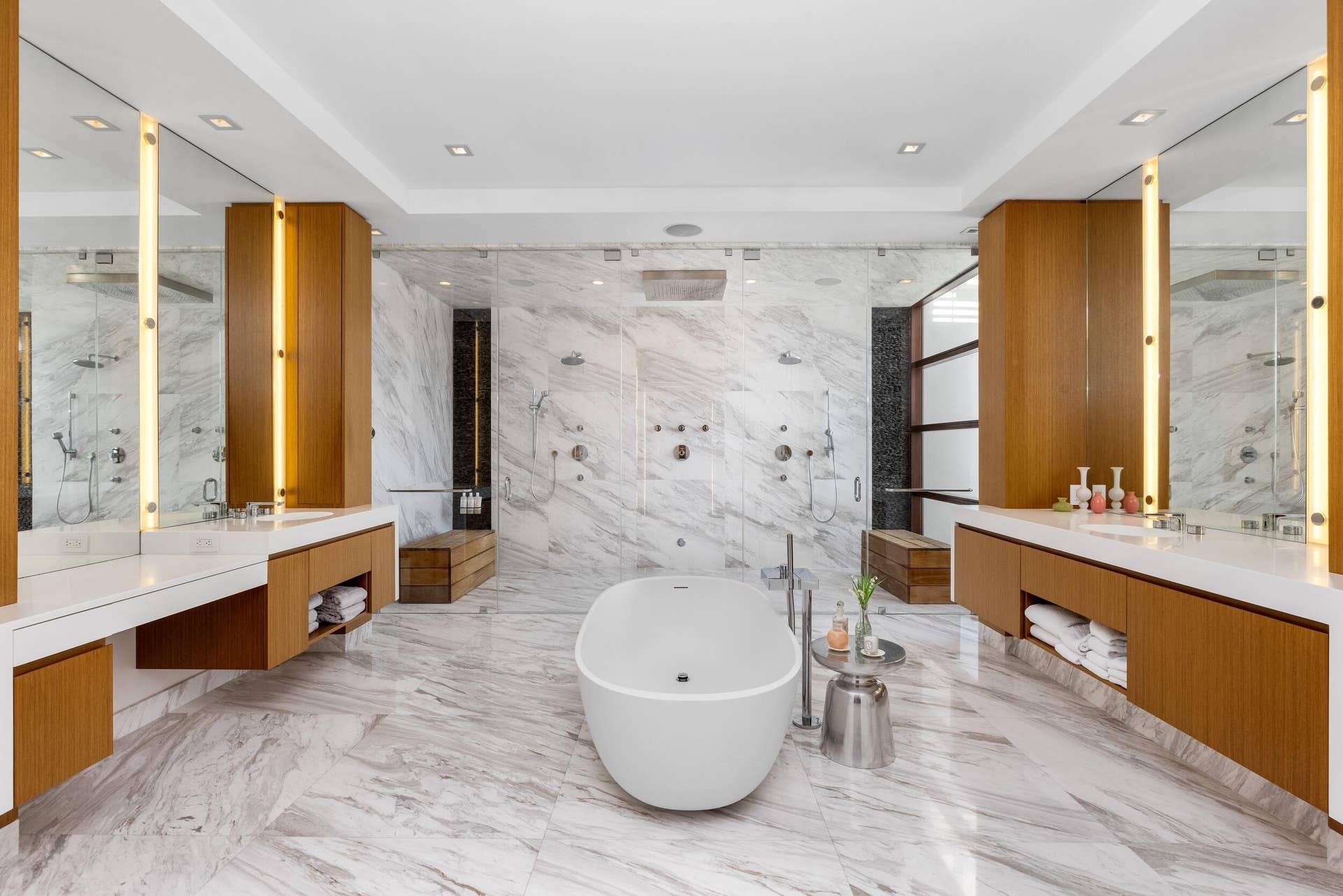 10 Pelican Drive, Fort Lauderdale, FL 33301 Master Bath