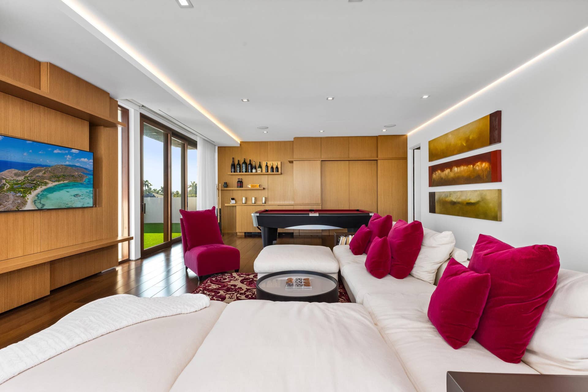 10 Pelican Drive, Fort Lauderdale, FL 33301 Lounge