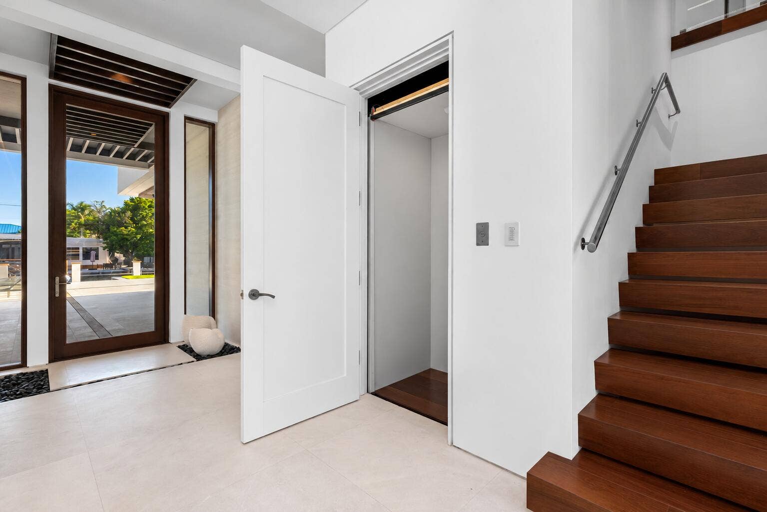 10 Pelican Drive, Fort Lauderdale, FL 33301 Elevator