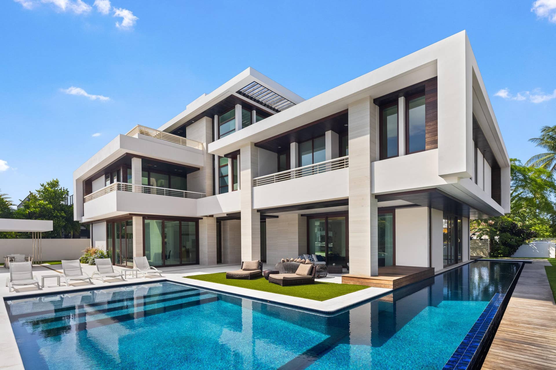 10 Pelican Drive, Fort Lauderdale, FL 33301 Pool