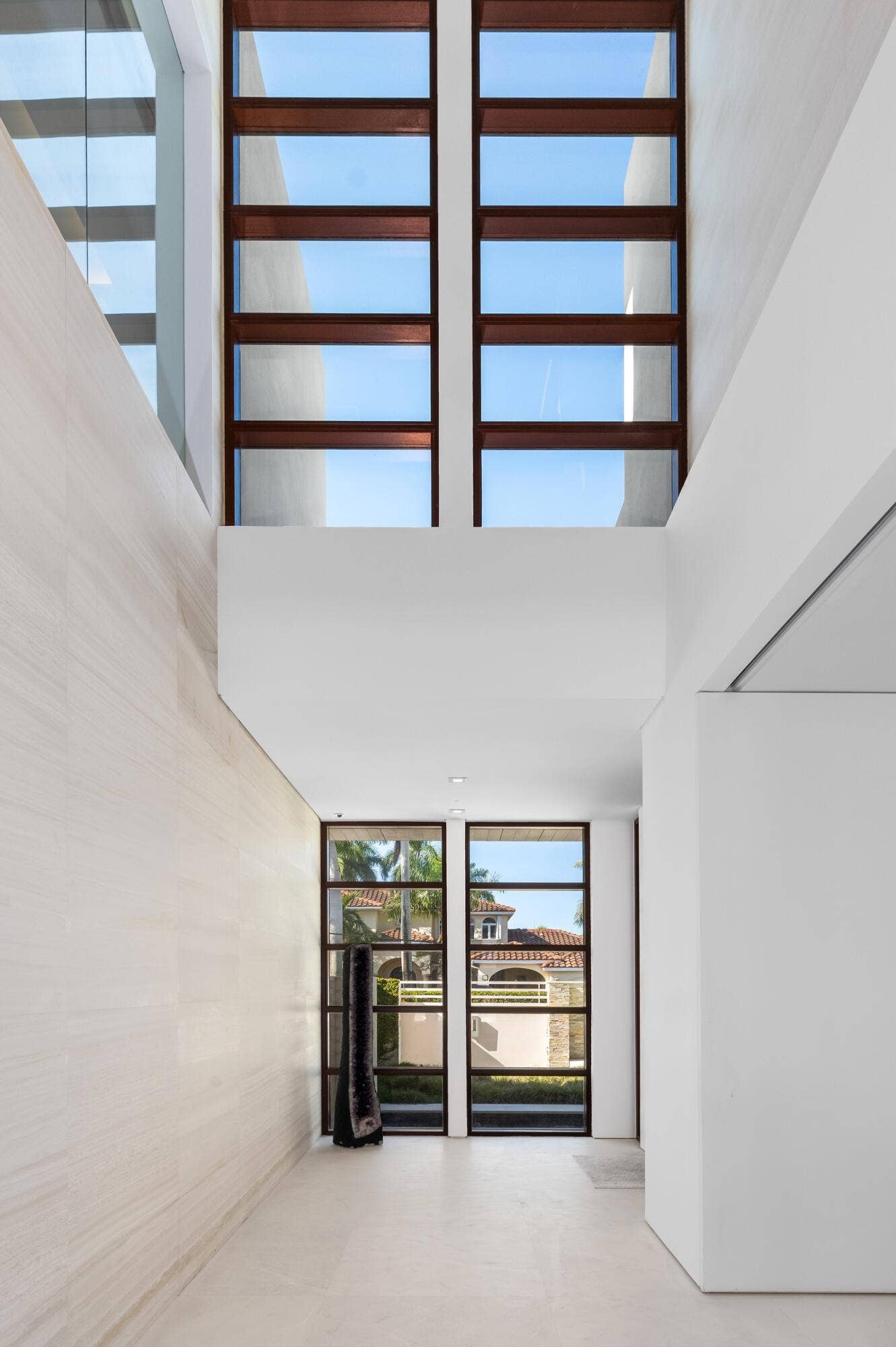 10 Pelican Drive, Fort Lauderdale, FL 33301 Foyer