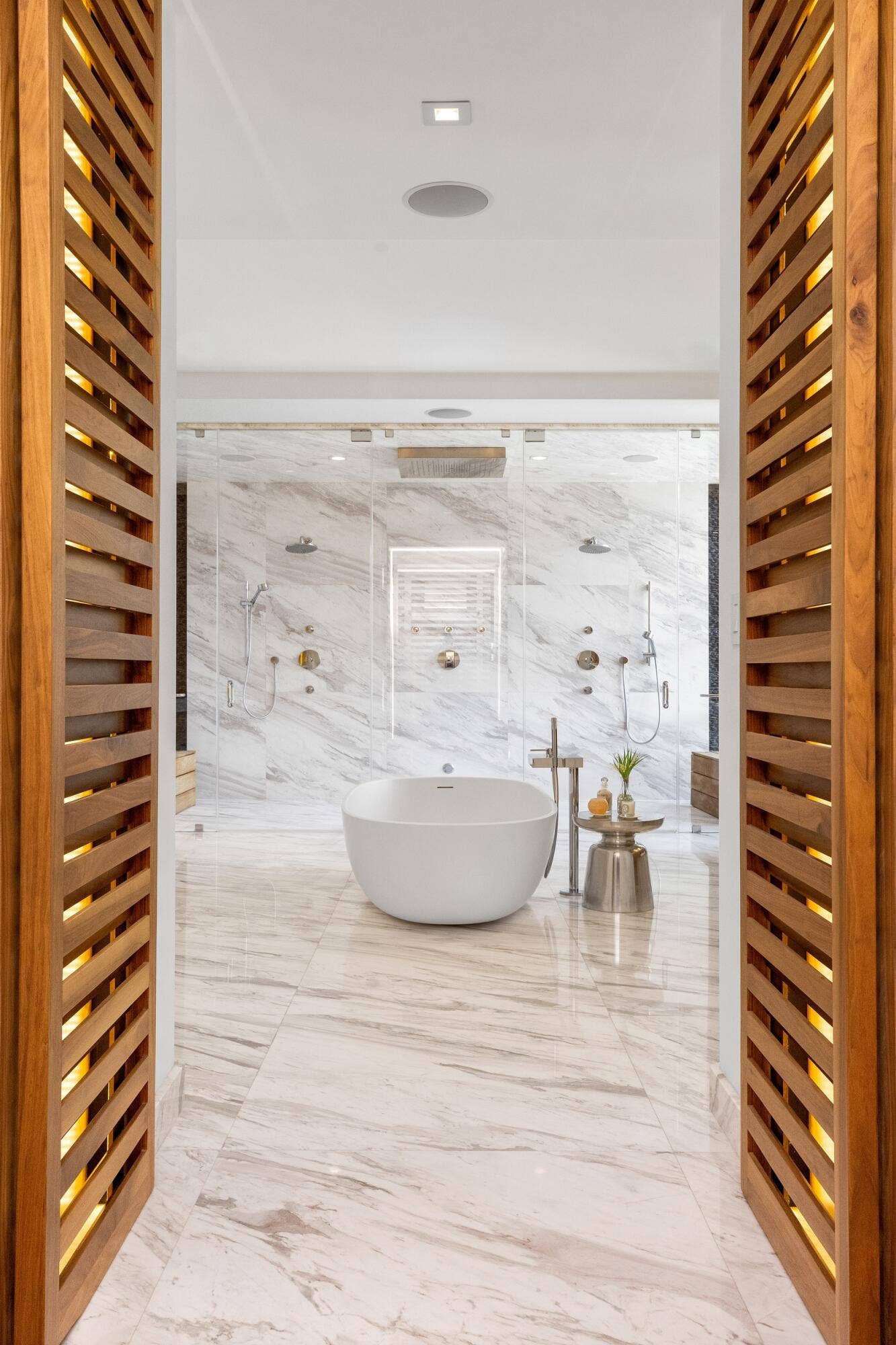 10 Pelican Drive, Fort Lauderdale, FL 33301 Master Bath