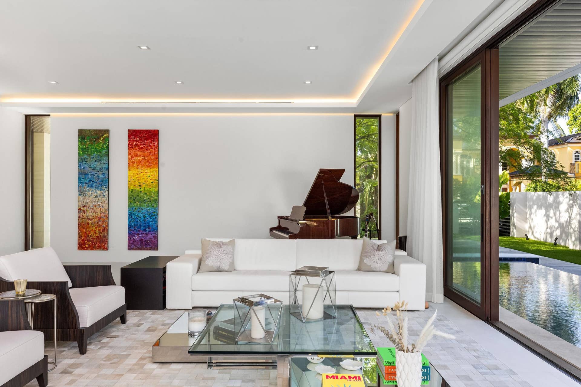 10 Pelican Drive, Fort Lauderdale, FL 33301 Living Area