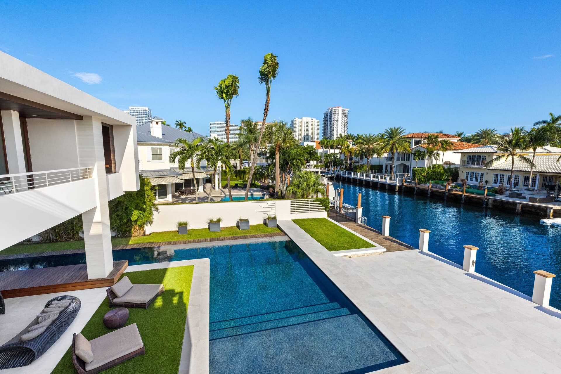 10 Pelican Drive, Fort Lauderdale, FL 33301 Terrace View 4