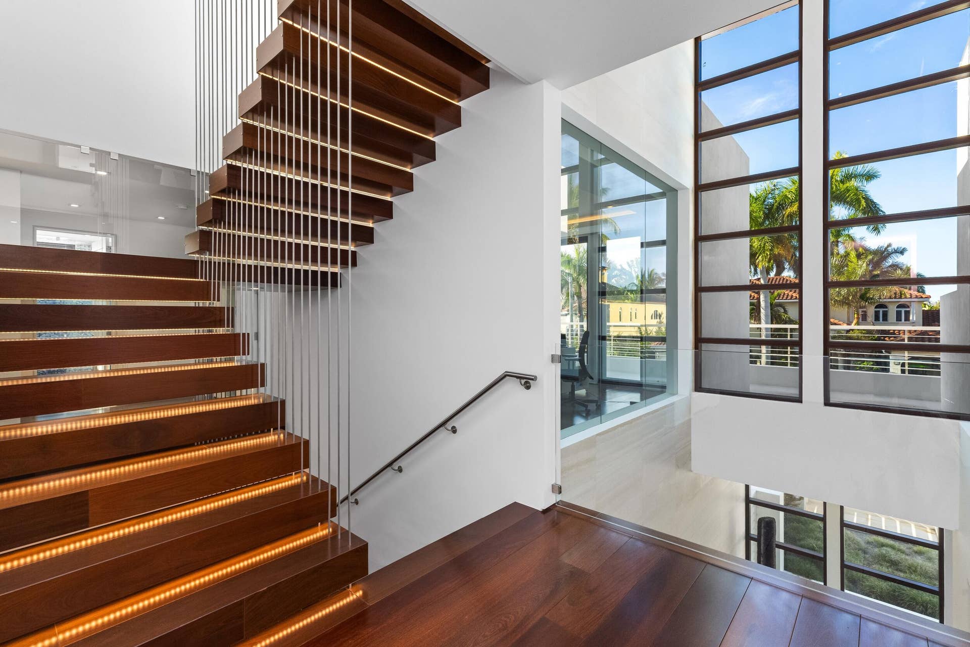 10 Pelican Drive, Fort Lauderdale, FL 33301 Stairs
