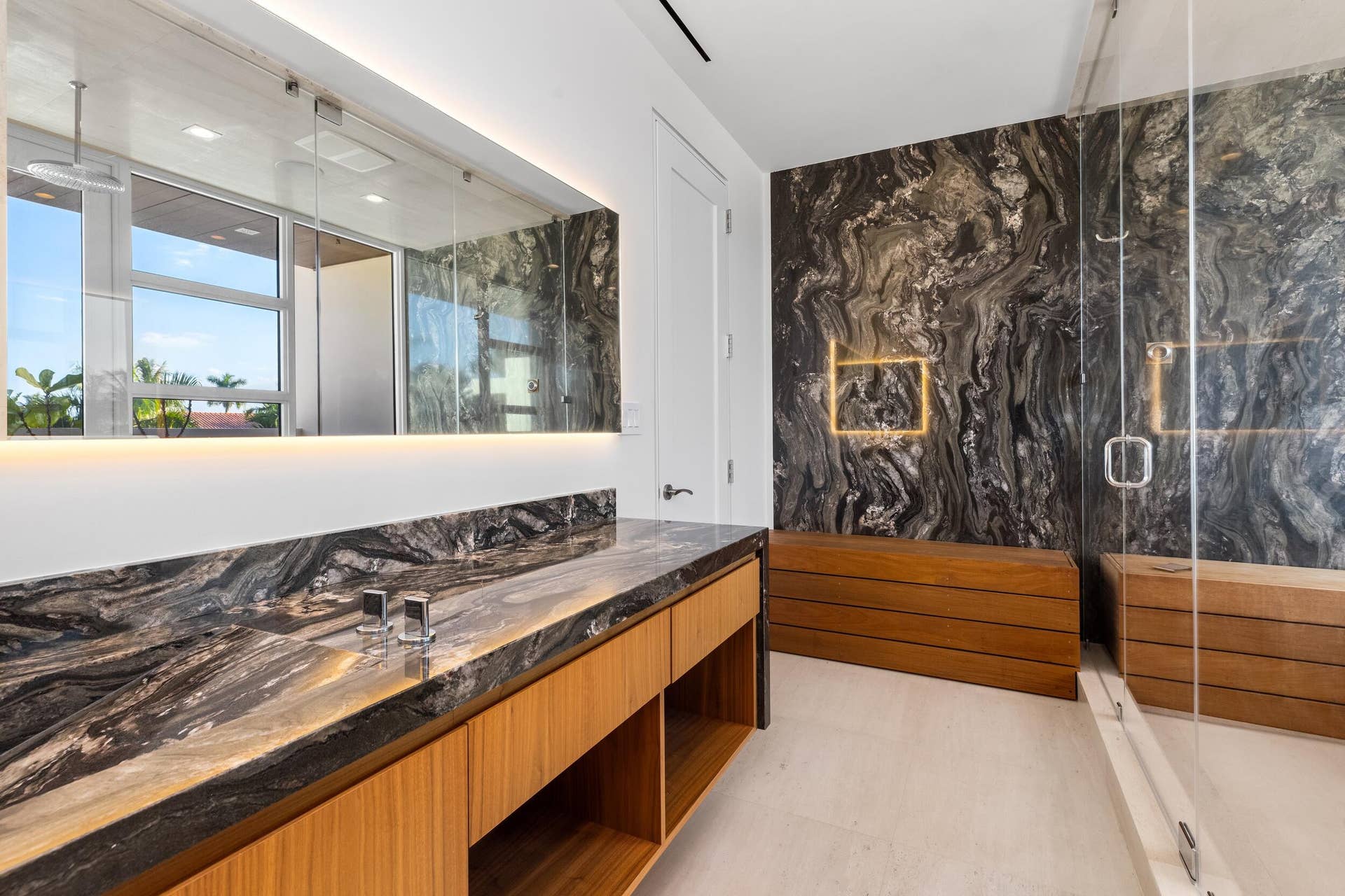 10 Pelican Drive, Fort Lauderdale, FL 33301 Guest Bath 7
