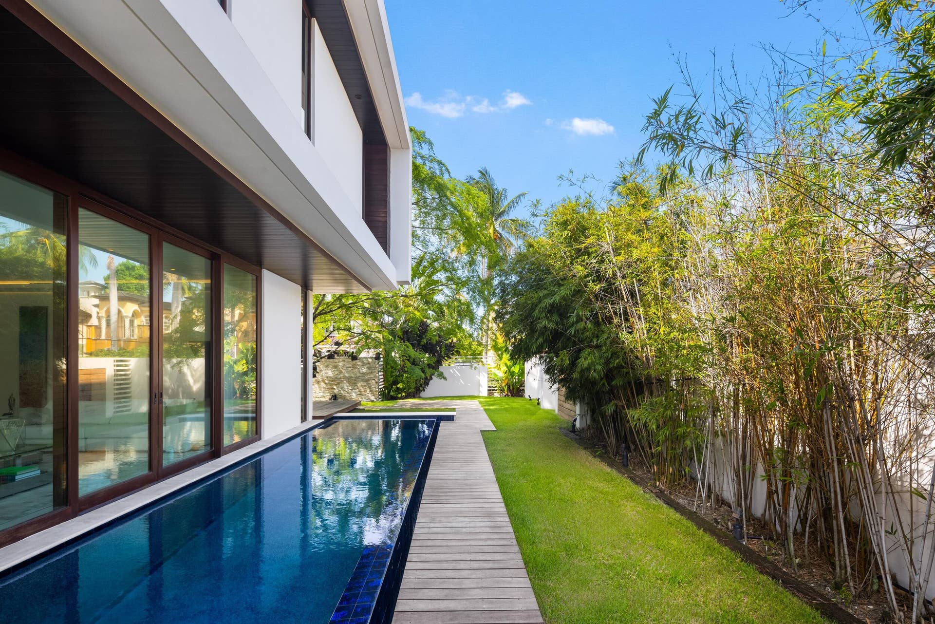 10 Pelican Drive, Fort Lauderdale, FL 33301 Pool